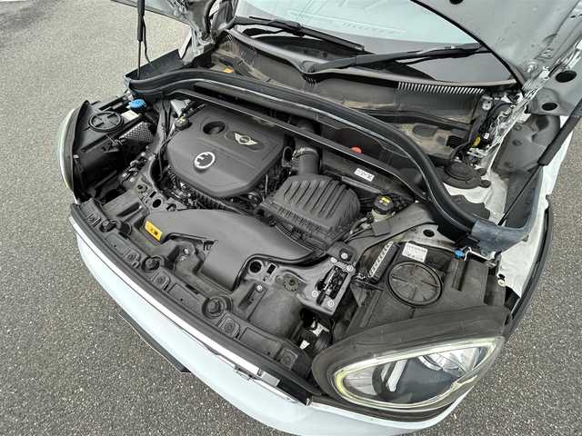 ＭＩＮＩ ミニ クロスオーバー クーパー S E オール4 山形県 2018(平30)年 6.1万km 白Ⅱ 4WD/純正ナビ/FM/AM/AUX/USB/Bluetooth/ターボ/インテリジェントセーフティ/アクティブクルーズコントロール/前席シートヒーター/電動パーキングブレーキ/クリアランスソナー/横ブレ防止装置/電動リアゲート/ドライビングモードスイッチ/LEDライト/フォグランプ/スマートキー