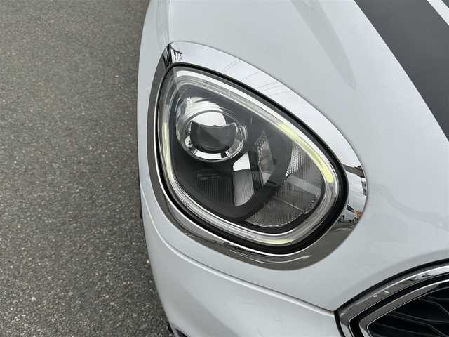ＭＩＮＩ ミニ クロスオーバー クーパー S E オール4 山形県 2018(平30)年 6.1万km 白Ⅱ 4WD/純正ナビ/FM/AM/AUX/USB/Bluetooth/ターボ/インテリジェントセーフティ/アクティブクルーズコントロール/前席シートヒーター/電動パーキングブレーキ/クリアランスソナー/横ブレ防止装置/電動リアゲート/ドライビングモードスイッチ/LEDライト/フォグランプ/スマートキー