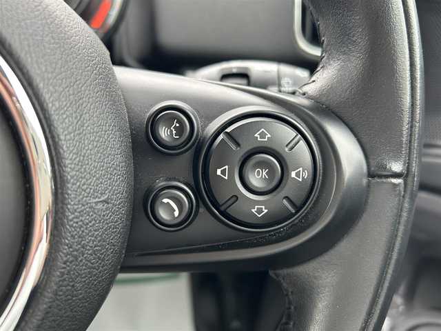 ＭＩＮＩ ミニ クロスオーバー クーパー S E オール4 山形県 2018(平30)年 6.1万km 白Ⅱ 4WD/純正ナビ/FM/AM/AUX/USB/Bluetooth/ターボ/インテリジェントセーフティ/アクティブクルーズコントロール/前席シートヒーター/電動パーキングブレーキ/クリアランスソナー/横ブレ防止装置/電動リアゲート/ドライビングモードスイッチ/LEDライト/フォグランプ/スマートキー