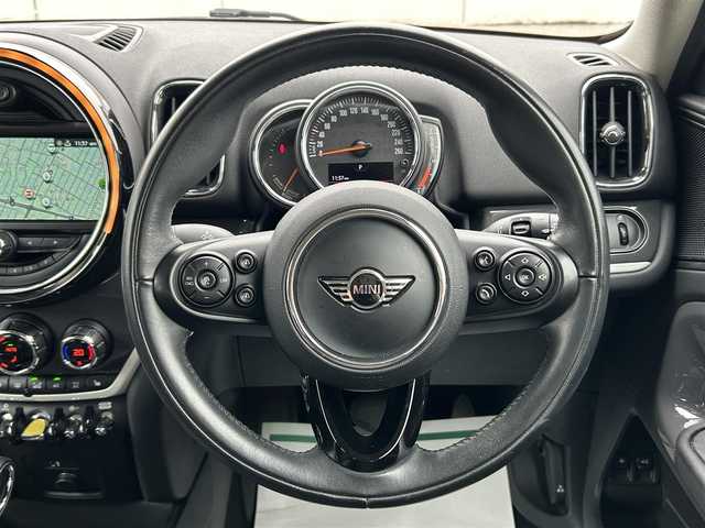 ＭＩＮＩ ミニ クロスオーバー クーパー S E オール4 山形県 2018(平30)年 6.1万km 白Ⅱ 4WD/純正ナビ/FM/AM/AUX/USB/Bluetooth/ターボ/インテリジェントセーフティ/アクティブクルーズコントロール/前席シートヒーター/電動パーキングブレーキ/クリアランスソナー/横ブレ防止装置/電動リアゲート/ドライビングモードスイッチ/LEDライト/フォグランプ/スマートキー
