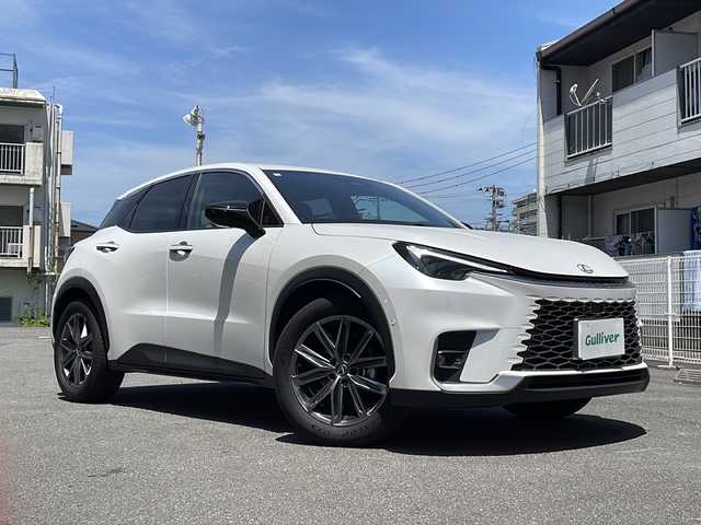レクサス ＬＢＸ リラックス 宮崎県 2024(令6)年 1.4万km ソニッククォーツ ワンオーナー/純正ナビ/パノラマモニター/ビルトインETC/茶革シート/スマートキー/レーダークルーズコントロール/ヘッドアップディスプレイ/BSM/マークレビンソンサウンドシステム/ＡＣ１００Ｖ１５００Ｗ電源/保証書/取扱説明書
