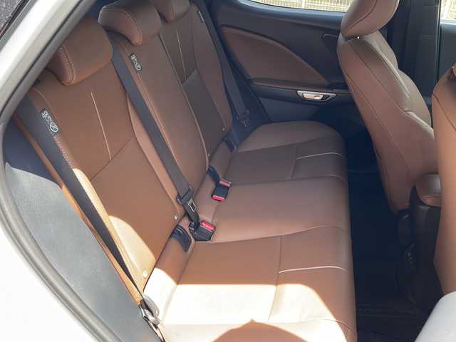 レクサス ＬＢＸ リラックス 宮崎県 2024(令6)年 1.4万km ソニッククォーツ ワンオーナー/純正ナビ/パノラマモニター/ビルトインETC/茶革シート/スマートキー/レーダークルーズコントロール/ヘッドアップディスプレイ/BSM/マークレビンソンサウンドシステム/ＡＣ１００Ｖ１５００Ｗ電源/保証書/取扱説明書