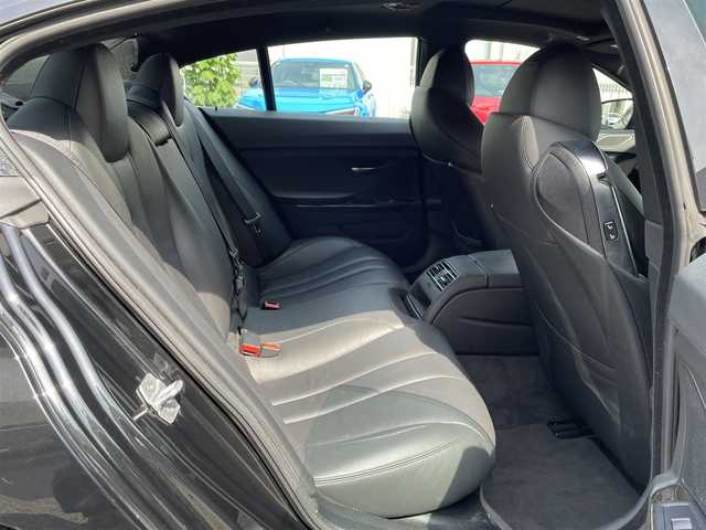 ＢＭＷ ６４０ｉ グランクーペ 神奈川県 2015(平27)年 2.9万km サファイアブラックP サンルーフ/黒革シート/Mスポーツ/純正HDDナビ・地デジTV/純正CD/DVD/MSV/USB/BT再生/バックモニター/ミラーETC/インテリジェントセーフティ/レーダークルーズコントロール/衝突警告/車線逸脱警告/コーナーセンサー/純正19インチAW/LEDライト/LEDフォグ/パドルシフト/アイドリングストップ/プッシュスタート/スマートキー×2/H28/29/30/R1/2/3/4年ディーラー整備記録/保証書・取説あり