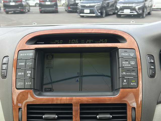 トヨタ セルシオ Cタイプ 徳島県 2003(平15)年 15.2万km シルキーホワイトパールクリスタルシャイン C仕様/サンルーフ/本革シート/クルーズコントロール/純正ナビ/（ワンセグTV/CD/HDD）/バックカメラ/パワーシート（D+N席）/D席メモリアルシート/シートヒーター（D+N席）/シートベンチレーション（D+N席）/電動サンシェード/HIDヘッドライト/フォグライト/ETC/純正17AW/純正フロアマット/リモコンキー