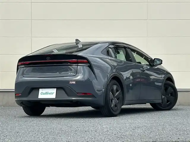 トヨタ プリウス U 茨城県 2023(令5)年 3.4万km グレー 純正ナビ/フルセグTV/Bluetooth接続/全方位カメラ/前後ドライブレコーダー/レーダークルーズコントロール/ビルトインETC/100V充電/LEDヘッドライト/BSM/セカンダリーコリジョンブレーキ/後方接近警報