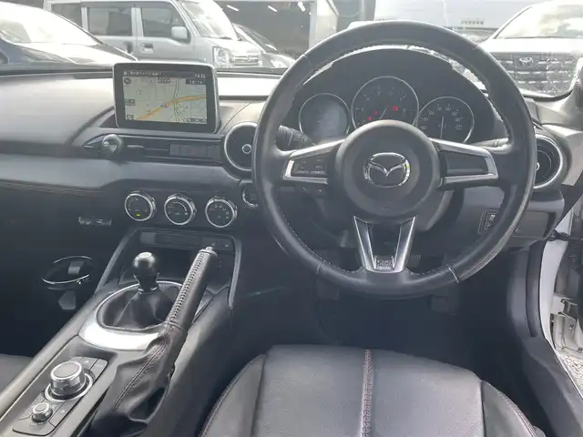 マツダ ロードスター S レザーパッケージ 埼玉県 2016(平28)年 5.7万km セラミックM レザーシート/前席シートヒーター/純正ＳＤナビ＆フルセグＴＶ/（ＤＶＤ＆ＣＤ＆ＳＤ＆ＵＳＢ＆ＡＵＸ＆ＢＴ）/バックカメラ/ＥＴＣ/前方ドライブレコーダー/レーンキープアシスト/ブラインドスポットモニター/ステアリングリモコン/オートライト/ＨＩＤライト/スマートキー/プッシュスタート/Ｗ＆サイドエアバッグ/横滑り防止/ＡＢＳ/フロアマット/新車保証書/取扱説明書/スマートスペアキー有