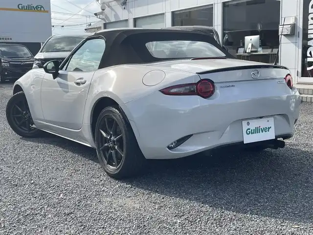 マツダ ロードスター S レザーパッケージ 埼玉県 2016(平28)年 5.7万km セラミックM レザーシート/前席シートヒーター/純正ＳＤナビ＆フルセグＴＶ/（ＤＶＤ＆ＣＤ＆ＳＤ＆ＵＳＢ＆ＡＵＸ＆ＢＴ）/バックカメラ/ＥＴＣ/前方ドライブレコーダー/レーンキープアシスト/ブラインドスポットモニター/ステアリングリモコン/オートライト/ＨＩＤライト/スマートキー/プッシュスタート/Ｗ＆サイドエアバッグ/横滑り防止/ＡＢＳ/フロアマット/新車保証書/取扱説明書/スマートスペアキー有
