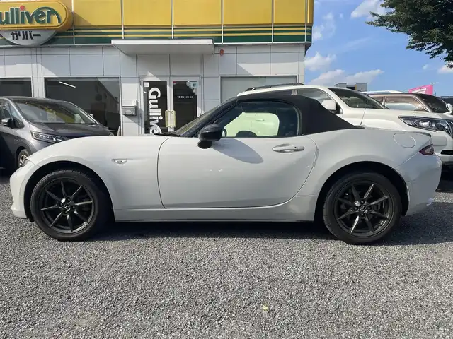 マツダ ロードスター S レザーパッケージ 埼玉県 2016(平28)年 5.7万km セラミックM レザーシート/前席シートヒーター/純正ＳＤナビ＆フルセグＴＶ/（ＤＶＤ＆ＣＤ＆ＳＤ＆ＵＳＢ＆ＡＵＸ＆ＢＴ）/バックカメラ/ＥＴＣ/前方ドライブレコーダー/レーンキープアシスト/ブラインドスポットモニター/ステアリングリモコン/オートライト/ＨＩＤライト/スマートキー/プッシュスタート/Ｗ＆サイドエアバッグ/横滑り防止/ＡＢＳ/フロアマット/新車保証書/取扱説明書/スマートスペアキー有