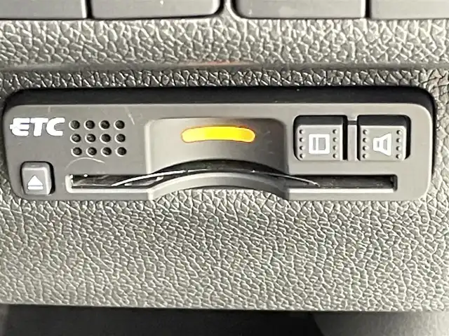 ホンダ フリード＋ G ホンダセンシング 千葉県 2017(平29)年 3.6万km ホワイトオーキッドパール 禁煙車/ホンダセンシング/・衝突軽減ブレーキ〈CMBS〉/・誤発進抑制機能/・ACC〈アダプティブ・クルーズ・コントロール〉/・LKAS〈車線維持支援システム〉/・歩行者事故低減ステアリング/・路外逸脱抑制機能/・先行車発進お知らせ機能/・標識認識機能/両側パワースライド/ビルトインETC/バックカメラ/スマートキー&プッシュスタート/革巻きステアリング/ステアリングスイッチ/純正15インチアルミホイール/LEDヘッドライト