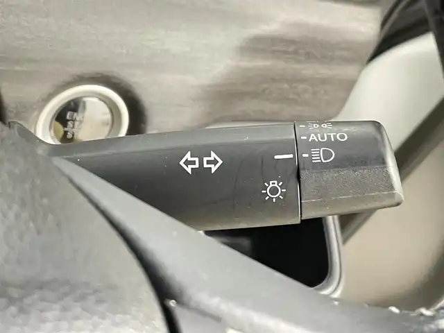 ホンダ フリード＋ G ホンダセンシング 千葉県 2017(平29)年 3.6万km ホワイトオーキッドパール 禁煙車/ホンダセンシング/・衝突軽減ブレーキ〈CMBS〉/・誤発進抑制機能/・ACC〈アダプティブ・クルーズ・コントロール〉/・LKAS〈車線維持支援システム〉/・歩行者事故低減ステアリング/・路外逸脱抑制機能/・先行車発進お知らせ機能/・標識認識機能/両側パワースライド/ビルトインETC/バックカメラ/スマートキー&プッシュスタート/革巻きステアリング/ステアリングスイッチ/純正15インチアルミホイール/LEDヘッドライト