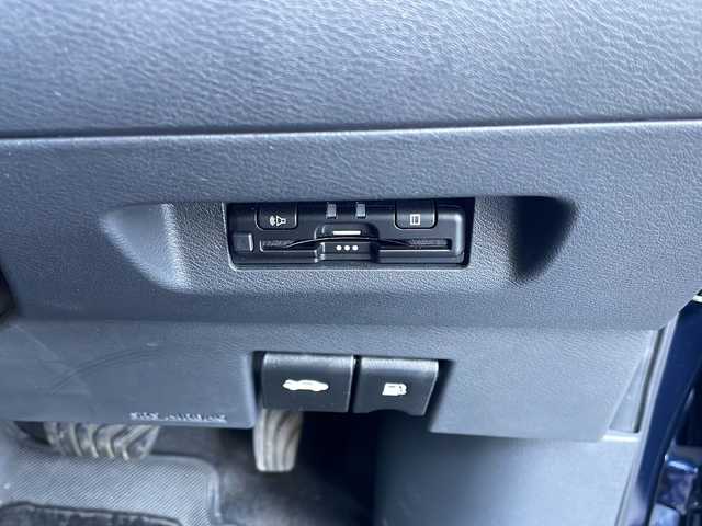 日産 キックス X FOUR ツートーンインテリアED 秋田県 2024(令6)年 3.5万km ダークブルー ワンオーナー/セーフティーアシスト/・プロパイロット/・エマージェンシーブレーキ/・インテリジェントルームミラー/・前方衝突予測警報/・ふらつき警報/・ハイビームアシスト/・車線逸脱防止支援システム/・インテリジェント アラウンドビューモニター/・踏み間違い衝突防止アシスト/純正メモリーナビ/　CD/DVD/SD/USB/　フルセグTV/Bluetooth/ビルトインETC/シートヒーター/２トーンレザーシート/冬タイヤAW付あり/LEDヘッドライト/純正フロアマット/ドアバイザー