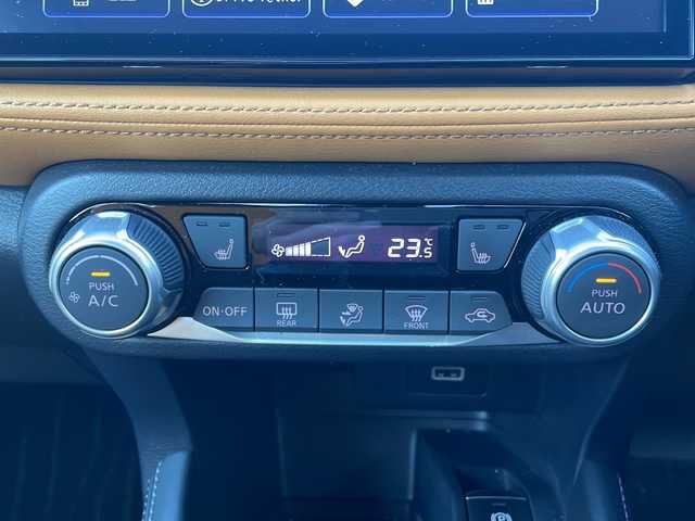 日産 キックス X FOUR ツートーンインテリアED 秋田県 2024(令6)年 3.5万km ダークブルー ワンオーナー/セーフティーアシスト/・プロパイロット/・エマージェンシーブレーキ/・インテリジェントルームミラー/・前方衝突予測警報/・ふらつき警報/・ハイビームアシスト/・車線逸脱防止支援システム/・インテリジェント アラウンドビューモニター/・踏み間違い衝突防止アシスト/純正メモリーナビ/　CD/DVD/SD/USB/　フルセグTV/Bluetooth/ビルトインETC/シートヒーター/２トーンレザーシート/冬タイヤAW付あり/LEDヘッドライト/純正フロアマット/ドアバイザー