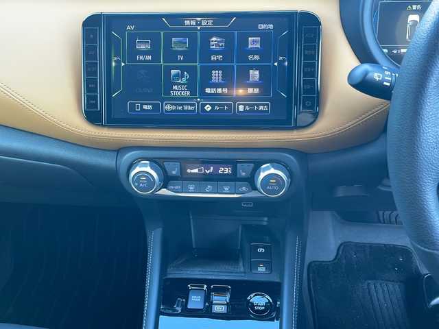 日産 キックス X FOUR ツートーンインテリアED 秋田県 2024(令6)年 3.5万km ダークブルー ワンオーナー/セーフティーアシスト/・プロパイロット/・エマージェンシーブレーキ/・インテリジェントルームミラー/・前方衝突予測警報/・ふらつき警報/・ハイビームアシスト/・車線逸脱防止支援システム/・インテリジェント アラウンドビューモニター/・踏み間違い衝突防止アシスト/純正メモリーナビ/　CD/DVD/SD/USB/　フルセグTV/Bluetooth/ビルトインETC/シートヒーター/２トーンレザーシート/冬タイヤAW付あり/LEDヘッドライト/純正フロアマット/ドアバイザー