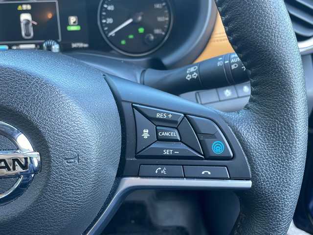 日産 キックス X FOUR ツートーンインテリアED 秋田県 2024(令6)年 3.5万km ダークブルー ワンオーナー/セーフティーアシスト/・プロパイロット/・エマージェンシーブレーキ/・インテリジェントルームミラー/・前方衝突予測警報/・ふらつき警報/・ハイビームアシスト/・車線逸脱防止支援システム/・インテリジェント アラウンドビューモニター/・踏み間違い衝突防止アシスト/純正メモリーナビ/　CD/DVD/SD/USB/　フルセグTV/Bluetooth/ビルトインETC/シートヒーター/２トーンレザーシート/冬タイヤAW付あり/LEDヘッドライト/純正フロアマット/ドアバイザー