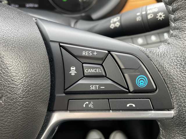 日産 キックス X FOUR ツートーンインテリアED 青森県 2024(令6)年 3.5万km ダークブルー ・4WD/・本革シート（2トーン）/・純正ナビ/・フルセグ/・CD/DVD/Bluetooth/・全方位カメラ/・ドライブレコーダー/・衝突被害軽減ブレーキ/・レーンキープアシスト/・レーダークルーズコントロール/・オートマチックハイビーム/・LEDヘッドライト/・LEDフォグランプ/・シートヒーター/・ビルトインETC/・ハンドルヒーター/・スマートキー/・純正フロアマット/・スタッドレスAW積込あり/・保証書・取説あり