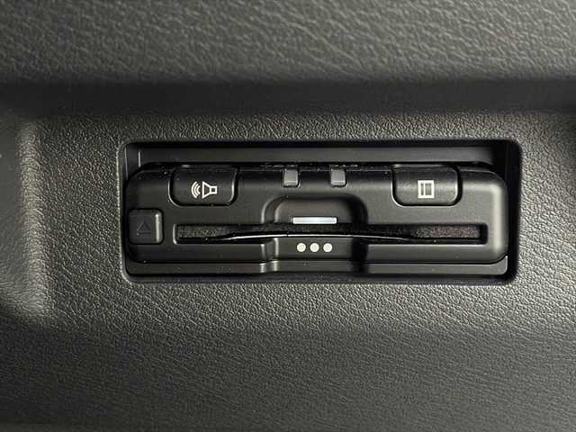 日産 キックス X FOUR ツートーンインテリアED 青森県 2024(令6)年 3.5万km ダークブルー ・4WD/・本革シート（2トーン）/・純正ナビ/・フルセグ/・CD/DVD/Bluetooth/・全方位カメラ/・ドライブレコーダー/・衝突被害軽減ブレーキ/・レーンキープアシスト/・レーダークルーズコントロール/・オートマチックハイビーム/・LEDヘッドライト/・LEDフォグランプ/・シートヒーター/・ビルトインETC/・ハンドルヒーター/・スマートキー/・純正フロアマット/・スタッドレスAW積込あり/・保証書・取説あり