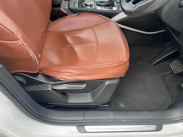 アウディ Ｑ２ 1．0 TFSI スポーツ 広島県 2018(平30)年 5.9万km グレイシアホワイトメタリック アダプティブクルーズコントロール/・プレセンスフロント/・ホールドアシスト/・パーキングシステム/・リアビューカメラ/ドライブセレクト/ボディ同色ホイールアーチ/アイスシルバーメタリックリアピラー/LEDリアコンビネーションランプ/・ダイナミックターンインジケーター/マットブラッシュアルミニウムインパネ加飾/アナログメーター/・ドライバーインファメーションシステム/革巻きステアリングホイール/ブラック/グレーツートーンインデックスクロスシート/ライティングパッケージ/アルミニウムスカッフプレート/アドバンスキーシステム