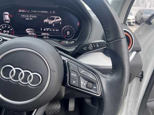 アウディ Ｑ２ 1．0 TFSI スポーツ 広島県 2018(平30)年 5.9万km グレイシアホワイトメタリック アダプティブクルーズコントロール/・プレセンスフロント/・ホールドアシスト/・パーキングシステム/・リアビューカメラ/ドライブセレクト/ボディ同色ホイールアーチ/アイスシルバーメタリックリアピラー/LEDリアコンビネーションランプ/・ダイナミックターンインジケーター/マットブラッシュアルミニウムインパネ加飾/アナログメーター/・ドライバーインファメーションシステム/革巻きステアリングホイール/ブラック/グレーツートーンインデックスクロスシート/ライティングパッケージ/アルミニウムスカッフプレート/アドバンスキーシステム