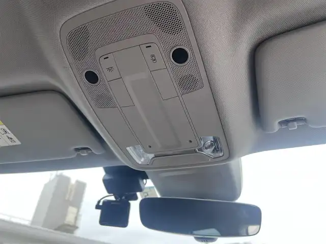 アウディ Ｑ２ 1．0 TFSI スポーツ 広島県 2018(平30)年 5.9万km グレイシアホワイトメタリック アダプティブクルーズコントロール/・プレセンスフロント/・ホールドアシスト/・パーキングシステム/・リアビューカメラ/ドライブセレクト/ボディ同色ホイールアーチ/アイスシルバーメタリックリアピラー/LEDリアコンビネーションランプ/・ダイナミックターンインジケーター/マットブラッシュアルミニウムインパネ加飾/アナログメーター/・ドライバーインファメーションシステム/革巻きステアリングホイール/ブラック/グレーツートーンインデックスクロスシート/ライティングパッケージ/アルミニウムスカッフプレート/アドバンスキーシステム
