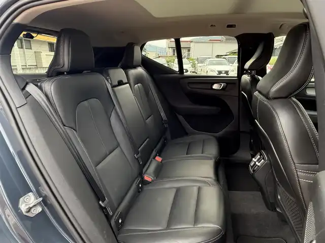 ボルボ ＸＣ４０ B4 AWD インスクリプション 香川県 2021(令3)年 2.4万km 青 ワンオーナー/メーカーナビ/全方位カメラ/サンルーフ/純正19インチアルミ/LEDヘッドライト/黒革シート/パワーシート/全席シートヒーター/ハンドルヒーター/レーダークルーズコントロール/レーンキープ/前後ドライブレコーダー/ハンズフリーパワーバックドア/ETC