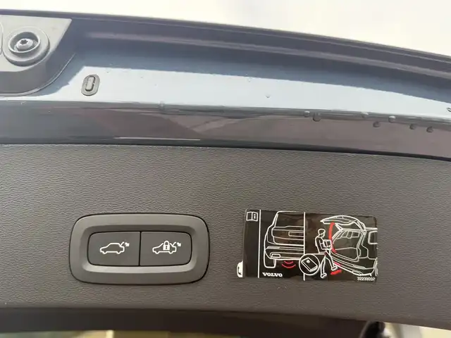ボルボ ＸＣ４０ B4 AWD インスクリプション 香川県 2021(令3)年 2.4万km 青 ワンオーナー/メーカーナビ/全方位カメラ/サンルーフ/純正19インチアルミ/LEDヘッドライト/黒革シート/パワーシート/全席シートヒーター/ハンドルヒーター/レーダークルーズコントロール/レーンキープ/前後ドライブレコーダー/ハンズフリーパワーバックドア/ETC