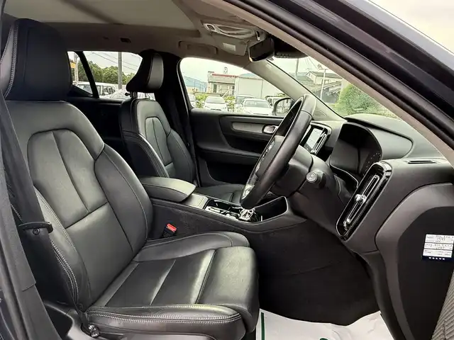 ボルボ ＸＣ４０ B4 AWD インスクリプション 香川県 2021(令3)年 2.4万km 青 ワンオーナー/メーカーナビ/全方位カメラ/サンルーフ/純正19インチアルミ/LEDヘッドライト/黒革シート/パワーシート/全席シートヒーター/ハンドルヒーター/レーダークルーズコントロール/レーンキープ/前後ドライブレコーダー/ハンズフリーパワーバックドア/ETC