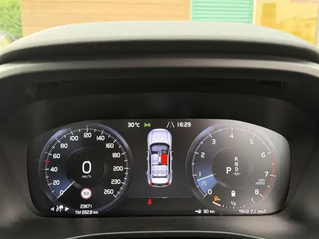 ボルボ ＸＣ４０ B4 AWD インスクリプション 香川県 2021(令3)年 2.4万km 青 ワンオーナー/メーカーナビ/全方位カメラ/サンルーフ/純正19インチアルミ/LEDヘッドライト/黒革シート/パワーシート/全席シートヒーター/ハンドルヒーター/レーダークルーズコントロール/レーンキープ/前後ドライブレコーダー/ハンズフリーパワーバックドア/ETC