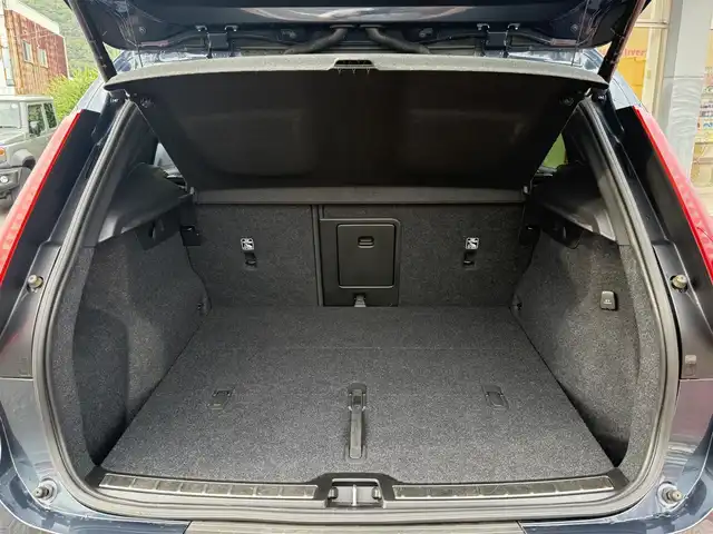 ボルボ ＸＣ４０ B4 AWD インスクリプション 香川県 2021(令3)年 2.4万km 青 ワンオーナー/メーカーナビ/全方位カメラ/サンルーフ/純正19インチアルミ/LEDヘッドライト/黒革シート/パワーシート/全席シートヒーター/ハンドルヒーター/レーダークルーズコントロール/レーンキープ/前後ドライブレコーダー/ハンズフリーパワーバックドア/ETC