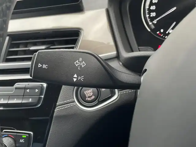 ＢＭＷ Ｘ１ xDrive 18d xライン EDジョイ+ 東京都 2020(令2)年 2.7万km 白 純正HDDナビ/ドライビングアシスト/ワンオーナー/スマートキー/プッシュスタート/4WD/MFSW/アダプティブクルーズコントロール/オートライト/フォグライト/純正ナビ/Bluetooth接続/ハーフレザーシート/電動パワーシート/バックモニター/パークアシスト/コーナーセンサー/ETC/純正LEDヘッドライト/純正18インチアルミホイール/電動パワーゲート