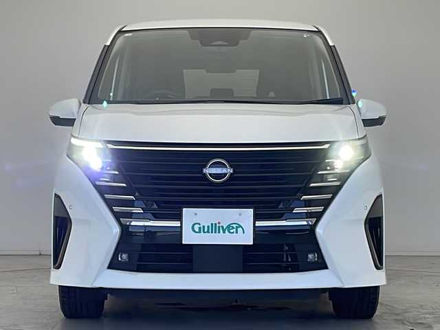 日産 セレナ e－パワー ハイウェイスター V 愛知県 2023(令5)年 3.4万km プリズムホワイト プロパイロット/衝突軽減システム/純正12.4型ディズプレイオーディオ　ナビあり/両側パワースライドドア/全方位カメラ/クルーズコントロール/フルセグ/Bluetooth/バックカメラ/コーナーセンサー/純正アルミホイール/ブラインドスポットモニター/LEDヘッドライト/インテリジェントミラー/リアオートエアコン/オートマチックハイビーム/置くだけ充電機/ETC2.0/ステアリングスイッチ/スマートキー/プッシュスタート
