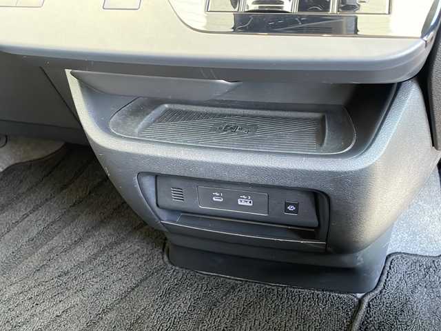 日産 セレナ e－パワー ハイウェイスター V 愛知県 2023(令5)年 3.4万km プリズムホワイト プロパイロット/衝突軽減システム/純正12.4型ディズプレイオーディオ　ナビあり/両側パワースライドドア/全方位カメラ/クルーズコントロール/フルセグ/Bluetooth/バックカメラ/コーナーセンサー/純正アルミホイール/ブラインドスポットモニター/LEDヘッドライト/インテリジェントミラー/リアオートエアコン/オートマチックハイビーム/置くだけ充電機/ETC2.0/ステアリングスイッチ/スマートキー/プッシュスタート