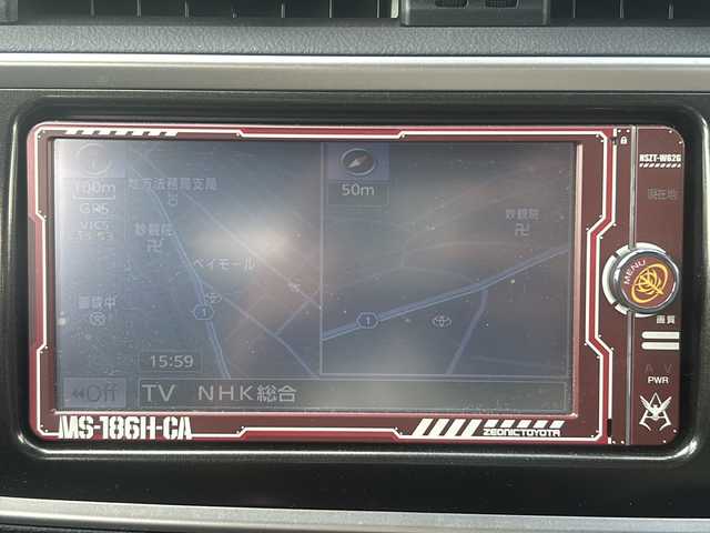 トヨタ オーリス 180G Sパッケージ 石川県 2013(平25)年 15.1万km レッドマイカメタリック シャア専用仕様/【ナビ/アルミホイル/スポイラー/フロアマット/ステッカー類各種】/純正メモリナビゲーション/【CD・DVD・Bluetooth・フルセグTV】/型番：NSZT-W62G/バックカメラ/ビルトインETC/HIDヘッドライト/・オートライト/・フォグランプ/スマートキー/・プッシュスタート/・スペアキー/電動格納ミラー/・ウインカーミラー/横滑り防止装置/ステアリングリモコン/純正ドアバイザー/純正フロアマット/取扱説明書/新車時保証書