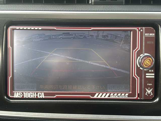 トヨタ オーリス 180G Sパッケージ 石川県 2013(平25)年 15.1万km レッドマイカメタリック シャア専用仕様/【ナビ/アルミホイル/スポイラー/フロアマット/ステッカー類各種】/純正メモリナビゲーション/【CD・DVD・Bluetooth・フルセグTV】/型番：NSZT-W62G/バックカメラ/ビルトインETC/HIDヘッドライト/・オートライト/・フォグランプ/スマートキー/・プッシュスタート/・スペアキー/電動格納ミラー/・ウインカーミラー/横滑り防止装置/ステアリングリモコン/純正ドアバイザー/純正フロアマット/取扱説明書/新車時保証書