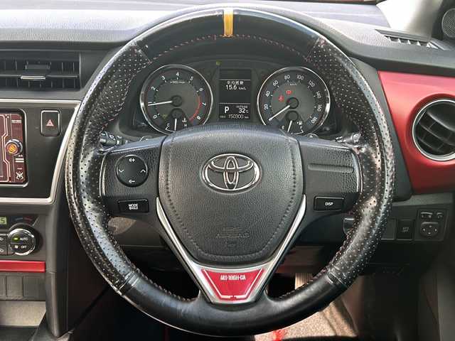 トヨタ オーリス 180G Sパッケージ 石川県 2013(平25)年 15.1万km レッドマイカメタリック シャア専用仕様/【ナビ/アルミホイル/スポイラー/フロアマット/ステッカー類各種】/純正メモリナビゲーション/【CD・DVD・Bluetooth・フルセグTV】/型番：NSZT-W62G/バックカメラ/ビルトインETC/HIDヘッドライト/・オートライト/・フォグランプ/スマートキー/・プッシュスタート/・スペアキー/電動格納ミラー/・ウインカーミラー/横滑り防止装置/ステアリングリモコン/純正ドアバイザー/純正フロアマット/取扱説明書/新車時保証書