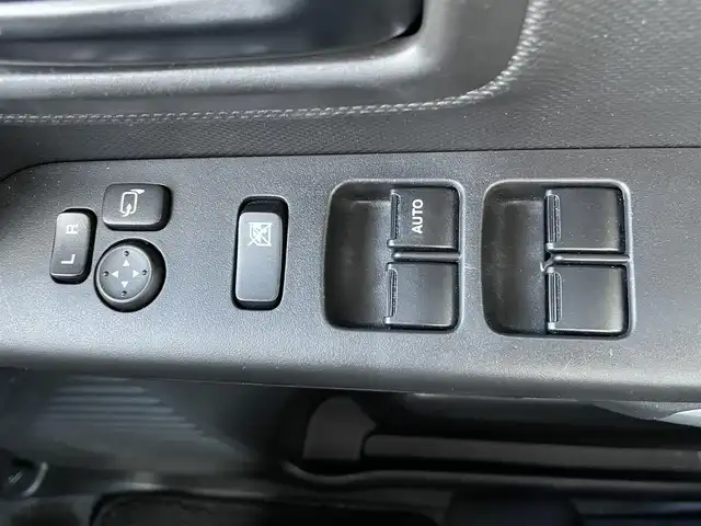 スズキ スペーシア ギア HYBRID XZ 青森県 2023(令5)年 0.9万km オフブルーメタリック/ガンメタリック2トーンルーフ AIS評価4.5点/ハイブリット/ワンオーナー/フォグランプ/ルーフレール/両側パワースライド/純正ナビ/・フルセグTV/・AM/FM/CD/DVD/BT/USB/全方位モニター/コーナーセンサー/ベンチシート/シートヒーター/純正14AW/純正フロアマット/アイドリングストップ/クルーズコントロール/パーキングアシスト/レーンキープアシスト/衝突軽減システム/横滑り防止機能/ドアバイザー/スペアキー/保証書/取扱説明書