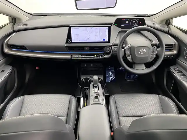 トヨタ プリウス Z 宮城県 2023(令5)年 2.3万km グレーＭ パノラマルーフ　/デジタルインナーミラー　/純正１２型コネクティッドナビ　/パノラミックビューモニター　/アダプティブクルーズコントロール/プリクラッシュセーフティ/レーントレーシングアシスト/オートマチックハイビーム/LEDヘッドランプ/アドバンスドパーク　/クリアランスソナー/ＢＳＭ　/ＲＣＴＡ　/ワイヤレス充電　/リアフォグランプ　/パワーバックドア　/ＥＴＣ２．０/シートヒーター/ベンチレーション/禁煙車/スペアタイヤ