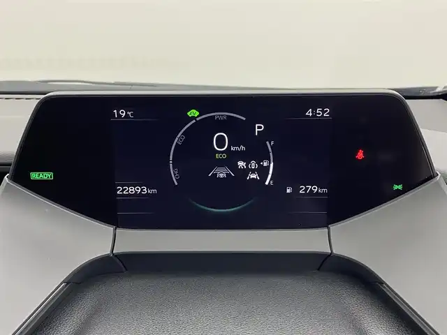 トヨタ プリウス Z 宮城県 2023(令5)年 2.3万km グレーＭ パノラマルーフ　/デジタルインナーミラー　/純正１２型コネクティッドナビ　/パノラミックビューモニター　/アダプティブクルーズコントロール/プリクラッシュセーフティ/レーントレーシングアシスト/オートマチックハイビーム/LEDヘッドランプ/アドバンスドパーク　/クリアランスソナー/ＢＳＭ　/ＲＣＴＡ　/ワイヤレス充電　/リアフォグランプ　/パワーバックドア　/ＥＴＣ２．０/シートヒーター/ベンチレーション/禁煙車/スペアタイヤ