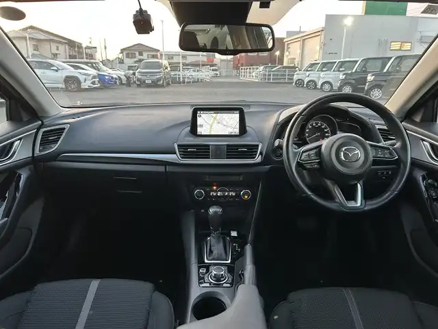マツダ アクセラ 15S 茨城県 2018(平30)年 5.5万km ジェットブラックマイカ スマートシティーブレーキサポート/純正7V型SDナビ/-フルセグTV Bluetooth CD DVD USB AUX/バックモニター/クルーズコントロール/横滑り防止装置/パーキングセンサー/レーンキープアシストシステム/前後コーナーセンサー/LEDオートヘッドライト/純正16インチアルミホイール/MTモード付AT/ステアリングスイッチ/純正ドライブレコーダー/スマートキー/ETC/オートワイパー/ダブル＋サイドSRSエアバッグ/取扱説明書