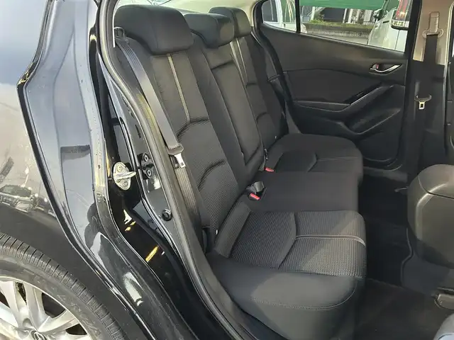 マツダ アクセラ 15S 茨城県 2018(平30)年 5.5万km ジェットブラックマイカ スマートシティーブレーキサポート/純正7V型SDナビ/-フルセグTV Bluetooth CD DVD USB AUX/バックモニター/クルーズコントロール/横滑り防止装置/パーキングセンサー/レーンキープアシストシステム/前後コーナーセンサー/LEDオートヘッドライト/純正16インチアルミホイール/MTモード付AT/ステアリングスイッチ/純正ドライブレコーダー/スマートキー/ETC/オートワイパー/ダブル＋サイドSRSエアバッグ/取扱説明書