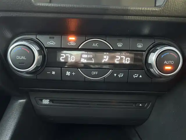 マツダ アクセラ 15S 茨城県 2018(平30)年 5.5万km ジェットブラックマイカ スマートシティーブレーキサポート/純正7V型SDナビ/-フルセグTV Bluetooth CD DVD USB AUX/バックモニター/クルーズコントロール/横滑り防止装置/パーキングセンサー/レーンキープアシストシステム/前後コーナーセンサー/LEDオートヘッドライト/純正16インチアルミホイール/MTモード付AT/ステアリングスイッチ/純正ドライブレコーダー/スマートキー/ETC/オートワイパー/ダブル＋サイドSRSエアバッグ/取扱説明書