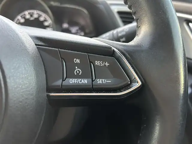 マツダ アクセラ 15S 茨城県 2018(平30)年 5.5万km ジェットブラックマイカ スマートシティーブレーキサポート/純正7V型SDナビ/-フルセグTV Bluetooth CD DVD USB AUX/バックモニター/クルーズコントロール/横滑り防止装置/パーキングセンサー/レーンキープアシストシステム/前後コーナーセンサー/LEDオートヘッドライト/純正16インチアルミホイール/MTモード付AT/ステアリングスイッチ/純正ドライブレコーダー/スマートキー/ETC/オートワイパー/ダブル＋サイドSRSエアバッグ/取扱説明書