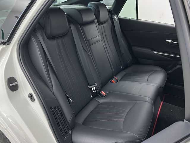 トヨタ クラウン ハイブリッド RS リミテッド 宮城県 2020(令2)年 7.8万km ホワイトパールクリスタルシャイン 禁煙車/トヨタセーフティセンス/・プリクラッシュセーフティ/・レーントレーシングアシスト/・レーダークルーズコントロール/・オートハイビームアシスト/・ブラインドスポットモニター/・リアクロストラフィックアラート/・クリアランスソナー/黒本革シート/・前席パワーシート/・前席シートヒーター/エアシート/純正ナビ/・CD.DVD.BT.USB/フルセグTV/バックカメラ/ビルトインETC2.0/社外ドライブレコーダー/LEDヘッドライト/LEDフォグランプ/ステアリングヒーター/ステアリングスイッチ/プッシュスタート/スマートキー/電動パーキングブレーキ/オートホールド機能/純正18インチアルミホイール/純正フロアマット