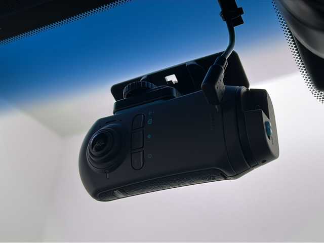 トヨタ クラウン ハイブリッド RS リミテッド 宮城県 2020(令2)年 7.8万km ホワイトパールクリスタルシャイン 禁煙車/トヨタセーフティセンス/・プリクラッシュセーフティ/・レーントレーシングアシスト/・レーダークルーズコントロール/・オートハイビームアシスト/・ブラインドスポットモニター/・リアクロストラフィックアラート/・クリアランスソナー/黒本革シート/・前席パワーシート/・前席シートヒーター/エアシート/純正ナビ/・CD.DVD.BT.USB/フルセグTV/バックカメラ/ビルトインETC2.0/社外ドライブレコーダー/LEDヘッドライト/LEDフォグランプ/ステアリングヒーター/ステアリングスイッチ/プッシュスタート/スマートキー/電動パーキングブレーキ/オートホールド機能/純正18インチアルミホイール/純正フロアマット