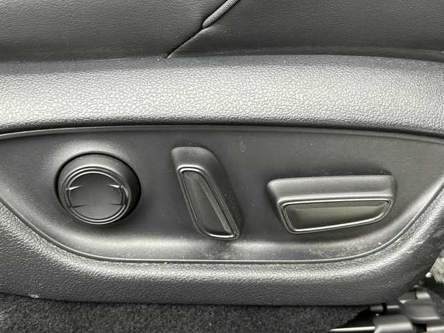 トヨタ クラウン ハイブリッド RS リミテッド 宮城県 2020(令2)年 7.8万km ホワイトパールクリスタルシャイン 禁煙車/トヨタセーフティセンス/・プリクラッシュセーフティ/・レーントレーシングアシスト/・レーダークルーズコントロール/・オートハイビームアシスト/・ブラインドスポットモニター/・リアクロストラフィックアラート/・クリアランスソナー/黒本革シート/・前席パワーシート/・前席シートヒーター/エアシート/純正ナビ/・CD.DVD.BT.USB/フルセグTV/バックカメラ/ビルトインETC2.0/社外ドライブレコーダー/LEDヘッドライト/LEDフォグランプ/ステアリングヒーター/ステアリングスイッチ/プッシュスタート/スマートキー/電動パーキングブレーキ/オートホールド機能/純正18インチアルミホイール/純正フロアマット