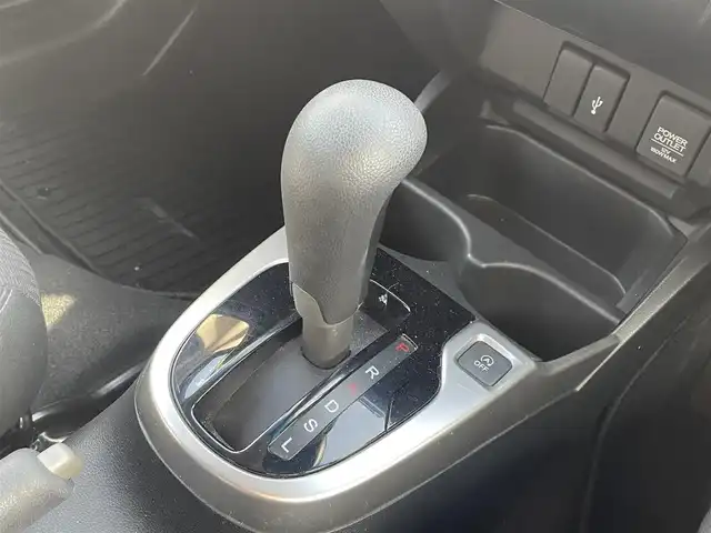 ホンダ フィット 15XL ホンダセンシング 福岡県 2019(令1)年 4.7万km ルナシルバーM 純正7型SDナビ(フルセグTV/CD/DVD/BT)/バックカメラ/ホンダセンシング/レーダークルコン/前後ドラレコ/ETC/シートヒーター/純正LEDヘッドライト/純正フロアマット/プッシュスタート/スマートキー