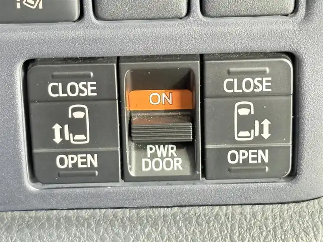 トヨタ ヴォクシー ZS 煌Ⅱ 大阪府 2016(平28)年 5.5万km ブラック 純正ナビＴＶ　フリップダウンモニター　バックカメラ　ＥＴＣ　ドラレコ　衝突軽減　両側パワスラ　レーンアシスト　アイドリングストップ　オートハイビーム　ＬＥＤヘッドライト　フォグランプ　スマートキー