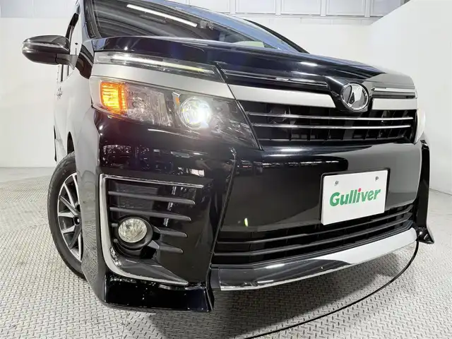 トヨタ ヴォクシー ZS 煌Ⅱ 大阪府 2016(平28)年 5.5万km ブラック 純正ナビＴＶ　フリップダウンモニター　バックカメラ　ＥＴＣ　ドラレコ　衝突軽減　両側パワスラ　レーンアシスト　アイドリングストップ　オートハイビーム　ＬＥＤヘッドライト　フォグランプ　スマートキー