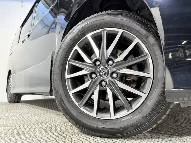 トヨタ ヴォクシー ZS 煌Ⅱ 大阪府 2016(平28)年 5.5万km ブラック 純正ナビＴＶ　フリップダウンモニター　バックカメラ　ＥＴＣ　ドラレコ　衝突軽減　両側パワスラ　レーンアシスト　アイドリングストップ　オートハイビーム　ＬＥＤヘッドライト　フォグランプ　スマートキー