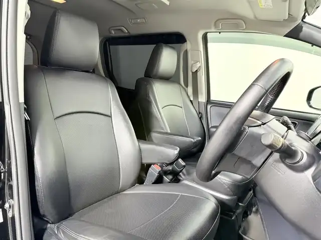 トヨタ ヴォクシー ZS 煌Ⅱ 大阪府 2016(平28)年 5.5万km ブラック 純正ナビＴＶ　フリップダウンモニター　バックカメラ　ＥＴＣ　ドラレコ　衝突軽減　両側パワスラ　レーンアシスト　アイドリングストップ　オートハイビーム　ＬＥＤヘッドライト　フォグランプ　スマートキー