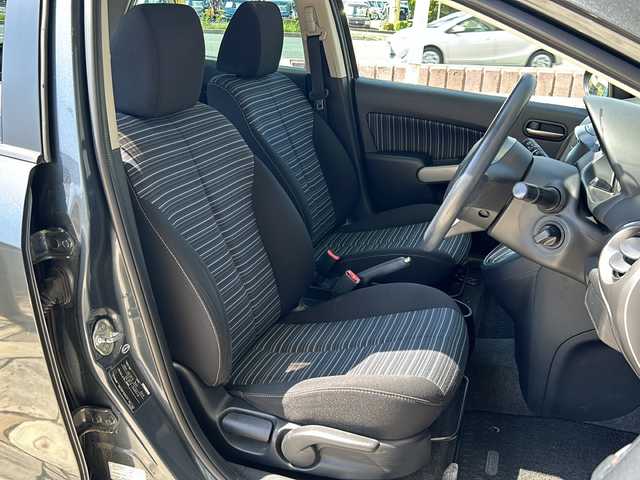 マツダ デミオ 13C－V HIDエディション 静岡県 2011(平23)年 6.9万km メトロポリタングレーマイカ 社外ナビゲーション/バックカメラ　/ＣＤ／ＤＶＤ　/Ｂｌｕｅｔｏｏｔｈ　/ＥＴＣ　/フルセグＴＶ　/オートライト　/プッシュスタート　/キセノンヘッドライト　/フォグランプ　/純正フロアマット　/社外アルミホイール/Wエアバック